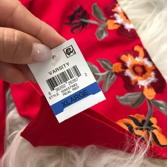 Inc International Concepts Top Embroidered Floral - Picture 8 of 8